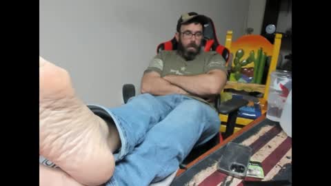 Snapshot of brutalmaster1983 chatting on January 7, 4:39 am BRUTALMASTER1983 online show from January 7, 4:39 am