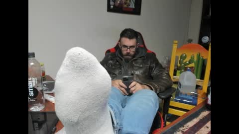 Snapshot of brutalmaster1983 chatting on January 8, 4:55 am BRUTALMASTER1983 online show from January 8, 4:55 am