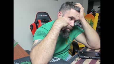 Snapshot of brutalmaster1983 chatting on November 17, 4:18 am BRUTALMASTER1983 online show from November 17, 4:18 am