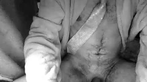 Snapshot of brutusek9191 chatting on October 19, 1:45 pm brutusek9191 online show from October 19, 1:45 pm