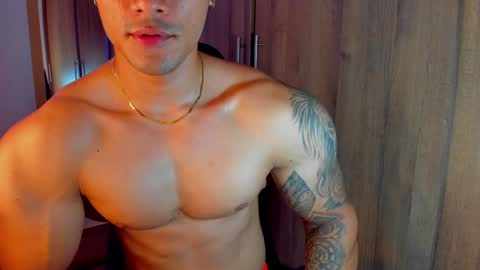 Snapshot of bryan_boy_ chatting on December 7, 3:30 pm bryan online show from December 7, 3:30 pm