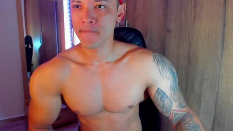 Snapshot of bryan_boy_ chatting on December 20, 2:49 pm bryan online show from December 20, 2:49 pm