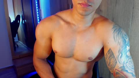 Snapshot of bryan_boy_ chatting on December 22, 5:21 pm bryan online show from December 22, 5:21 pm