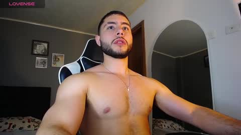 Snapshot of bryan_oficials chatting on December 3, 1:41 am bryan_oficials online show from December 3, 1:41 am