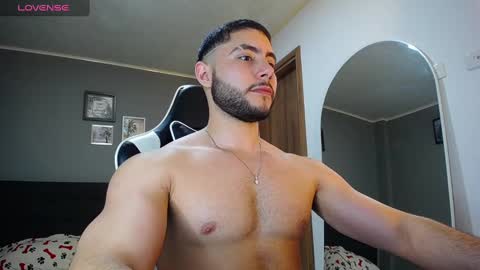 Snapshot of bryan_oficials chatting on December 21, 3:36 am bryan_oficials online show from December 21, 3:36 am