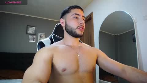 Snapshot of bryan_oficials chatting on December 28, 12:57 am bryan_oficials online show from December 28, 12:57 am