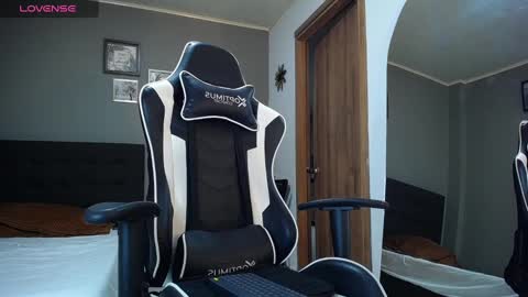 Snapshot of bryan_oficials chatting on December 28, 7:33 am bryan_oficials online show from December 28, 7:33 am