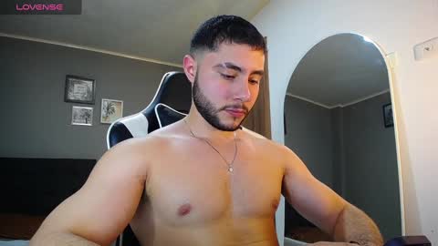 Snapshot of bryan_oficials chatting on December 30, 10:45 pm bryan_oficials online show from December 30, 10:45 pm