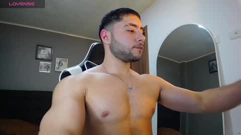 Snapshot of bryan_oficials chatting on January 5, 3:00 am bryan_oficials online show from January 5, 3:00 am