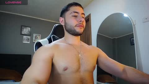 Snapshot of bryan_oficials chatting on January 9, 1:29 am bryan_oficials online show from January 9, 1:29 am