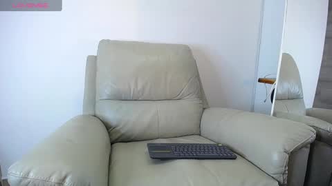 Snapshot of bryan_oficials chatting on February 12, 3:51 am bryan_oficials online show from February 12, 3:51 am