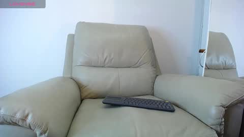 Snapshot of bryan_oficials chatting on February 19, 12:25 am bryan_oficials online show from February 19, 12:25 am