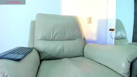 Snapshot of bryan_oficials chatting on March 1, 5:31 am bryan_oficials online show from March 1, 5:31 am