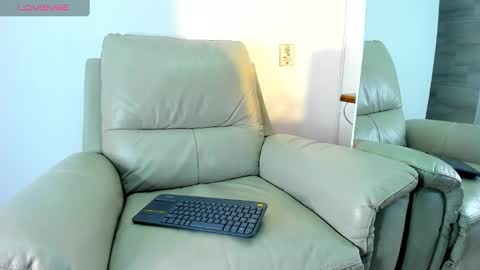 Snapshot of bryan_oficials chatting on March 3, 5:42 am bryan_oficials online show from March 3, 5:42 am