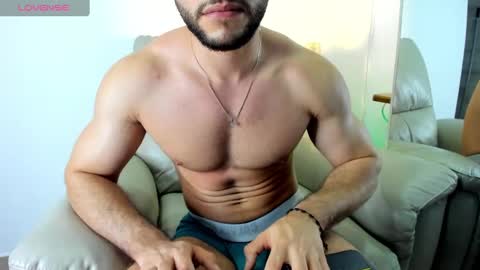 Snapshot of bryan_oficials chatting on March 10, 4:28 am bryan_oficials online show from March 10, 4:28 am