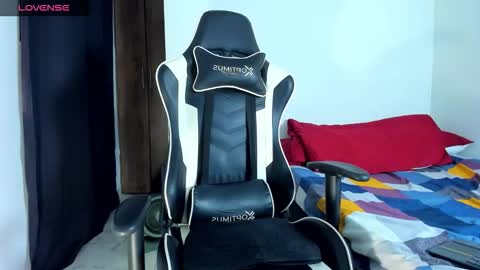 Snapshot of bryan_oficials chatting on September 18, 2:02 am bryan_oficials online show from September 18, 2:02 am