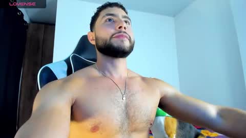 Snapshot of bryan_oficials chatting on October 2, 2:29 am bryan_oficials online show from October 2, 2:29 am