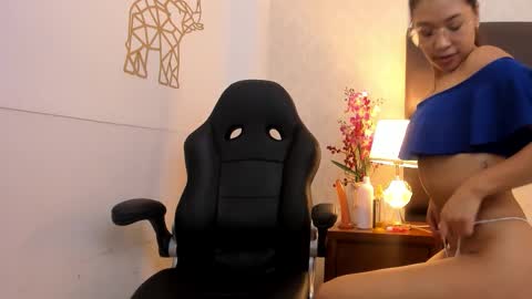 bryannamiller online show from December 20, 12:23 pm