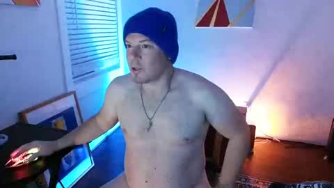 Snapshot of btmcub_sandiego chatting on February 24, 3:23 am bottom freak online show from February 24, 3:23 am