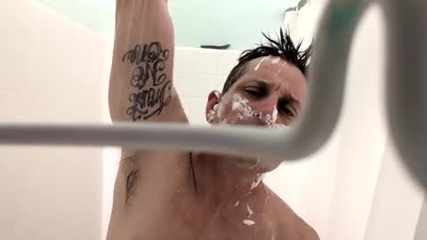 Snapshot of btownstud chatting on December 14, 5:46 am btownstud online show from December 14, 5:46 am