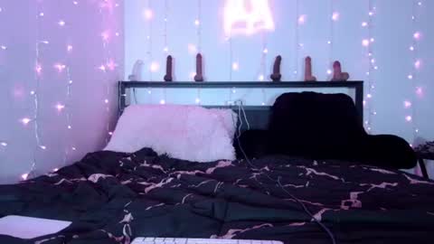 Queen Lola XXX online show from July 16, 6:30 am