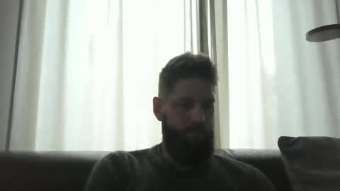 bubblebee1982 online show from December 14, 1:05 pm