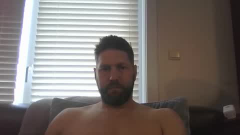 bubblebee1982 online show from May 13, 5:32 pm