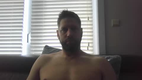 bubblebee1982 online show from May 14, 7:04 am