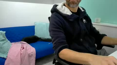 Snapshot of bubblebumdave chatting on December 3, 1:43 pm Bubblebum online show from December 3, 1:43 pm