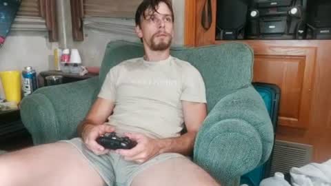 Snapshot of bubblebutt417 chatting on July 28, 11:04 pm Max candi online show from July 28, 11:04 pm