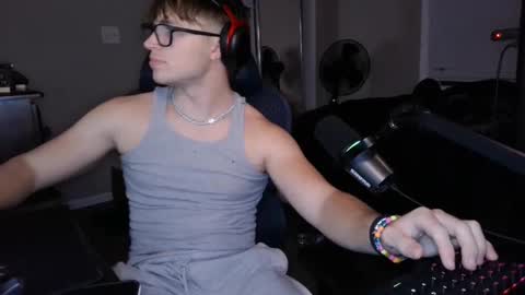 Snapshot of bubblebuttbdn chatting on October 4, 8:01 am BubblebuttBdn online show from October 4, 8:01 am