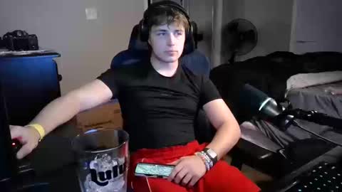 Snapshot of bubblebuttbdn chatting on October 17, 1:20 am BubblebuttBdn online show from October 17, 1:20 am