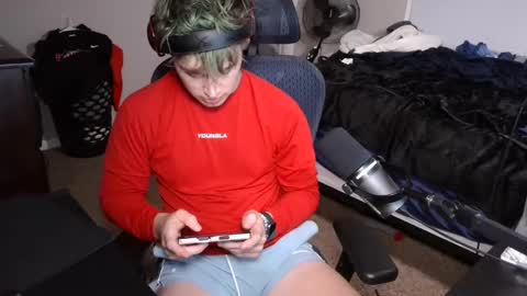 Snapshot of bubblebuttbdn chatting on November 2, 1:08 am BubblebuttBdn online show from November 2, 1:08 am