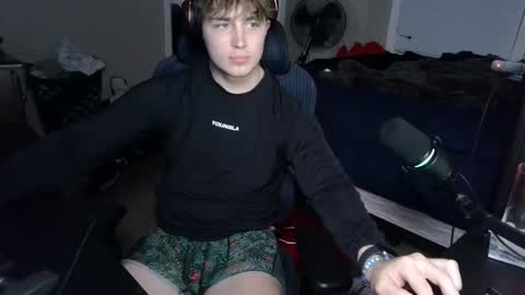 Snapshot of bubblebuttbdn chatting on November 5, 2:22 am BubblebuttBdn online show from November 5, 2:22 am