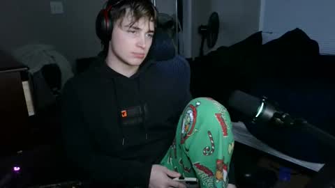 Snapshot of bubblebuttbdn chatting on December 1, 12:26 am BubblebuttBdn online show from December 1, 12:26 am