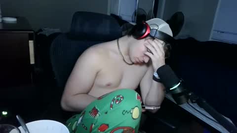 Snapshot of bubblebuttbdn chatting on December 1, 11:21 pm BubblebuttBdn online show from December 1, 11:21 pm