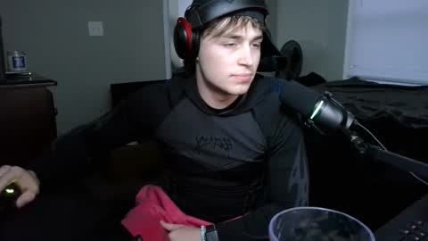 Snapshot of bubblebuttbdn chatting on December 21, 11:12 pm BubblebuttBdn online show from December 21, 11:12 pm