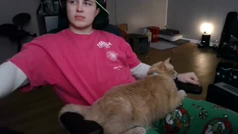 Snapshot of bubblebuttbdn chatting on February 4, 5:13 am BubblebuttBdn online show from February 4, 5:13 am