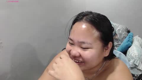 Snapshot of bubblebuttpinay chatting on October 11, 12:21 am Sunshine online show from October 11, 12:21 am