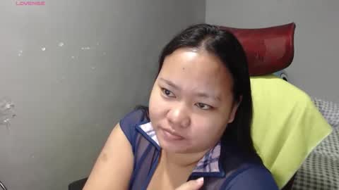 Snapshot of bubblebuttpinay chatting on February 12, 12:49 am Sunshine online show from February 12, 12:49 am
