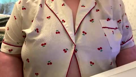 bubblegirl online show from April 24, 2:30 pm