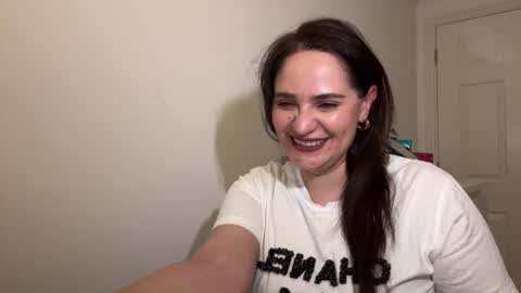 Snapshot of bubblegumfairy_ chatting on June 23, 11:03 pm Anna online show from June 23, 11:03 pm