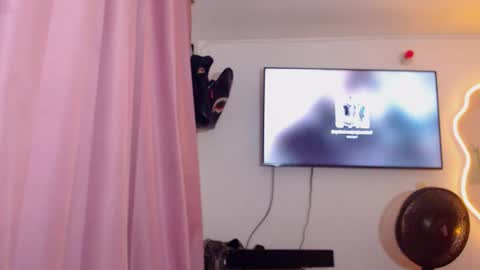 Valery Restrepo online show from April 29, 1:43 am