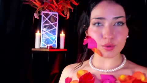 Snapshot of bubblewhite_ chatting on December 9, 5:19 pm BubbleJereth online show from December 9, 5:19 pm