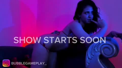 Snapshot of bubblewhite_ chatting on December 17, 11:17 am BubbleJereth online show from December 17, 11:17 am