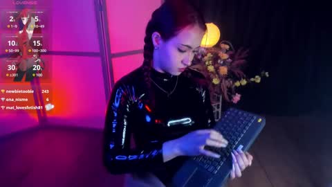 Snapshot of bubblewhite_ chatting on February 22, 2:41 pm BubbleJereth online show from February 22, 2:41 pm