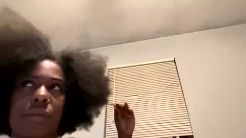 Snapshot of bubblezthedoll chatting on March 2, 5:08 am Bubblez the Doll online show from March 2, 5:08 am