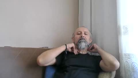 Snapshot of buckwessle chatting on April 30, 9:48 am Buck Wessle online show from April 30, 9:48 am