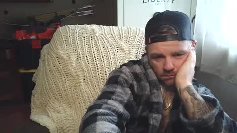 Snapshot of buckwild69204 chatting on February 15, 3:39 pm buckwild69204 online show from February 15, 3:39 pm