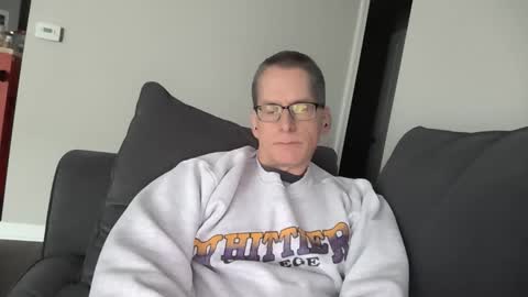 Snapshot of budman004 chatting on November 15, 8:05 pm budman004 online show from November 15, 8:05 pm